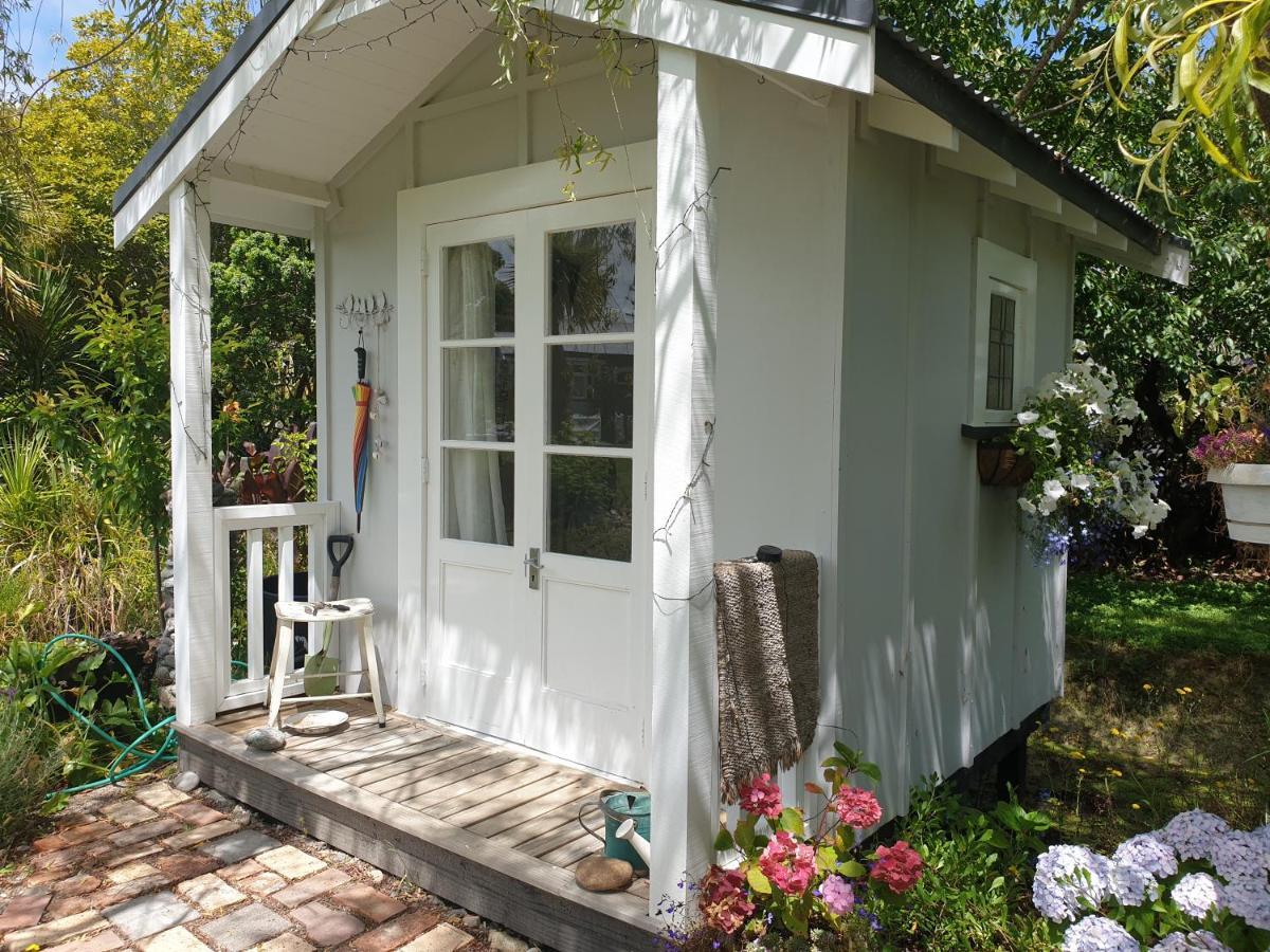 Cabins On Tudor Bed & Breakfast Motueka ภายนอก รูปภาพ
