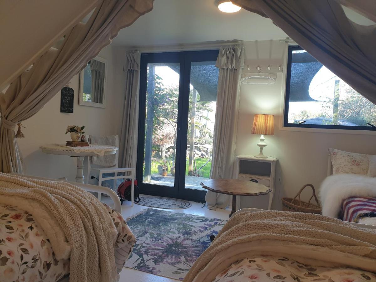 Cabins On Tudor Bed & Breakfast Motueka ภายนอก รูปภาพ