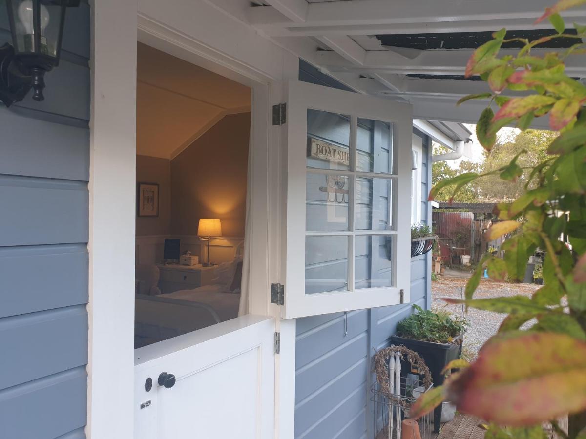 Cabins On Tudor Bed & Breakfast Motueka ภายนอก รูปภาพ
