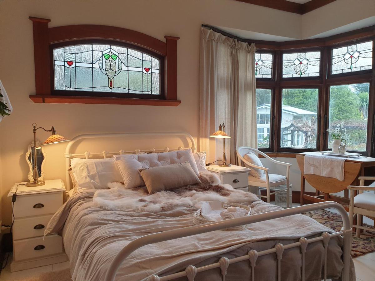 Cabins On Tudor Bed & Breakfast Motueka ภายนอก รูปภาพ