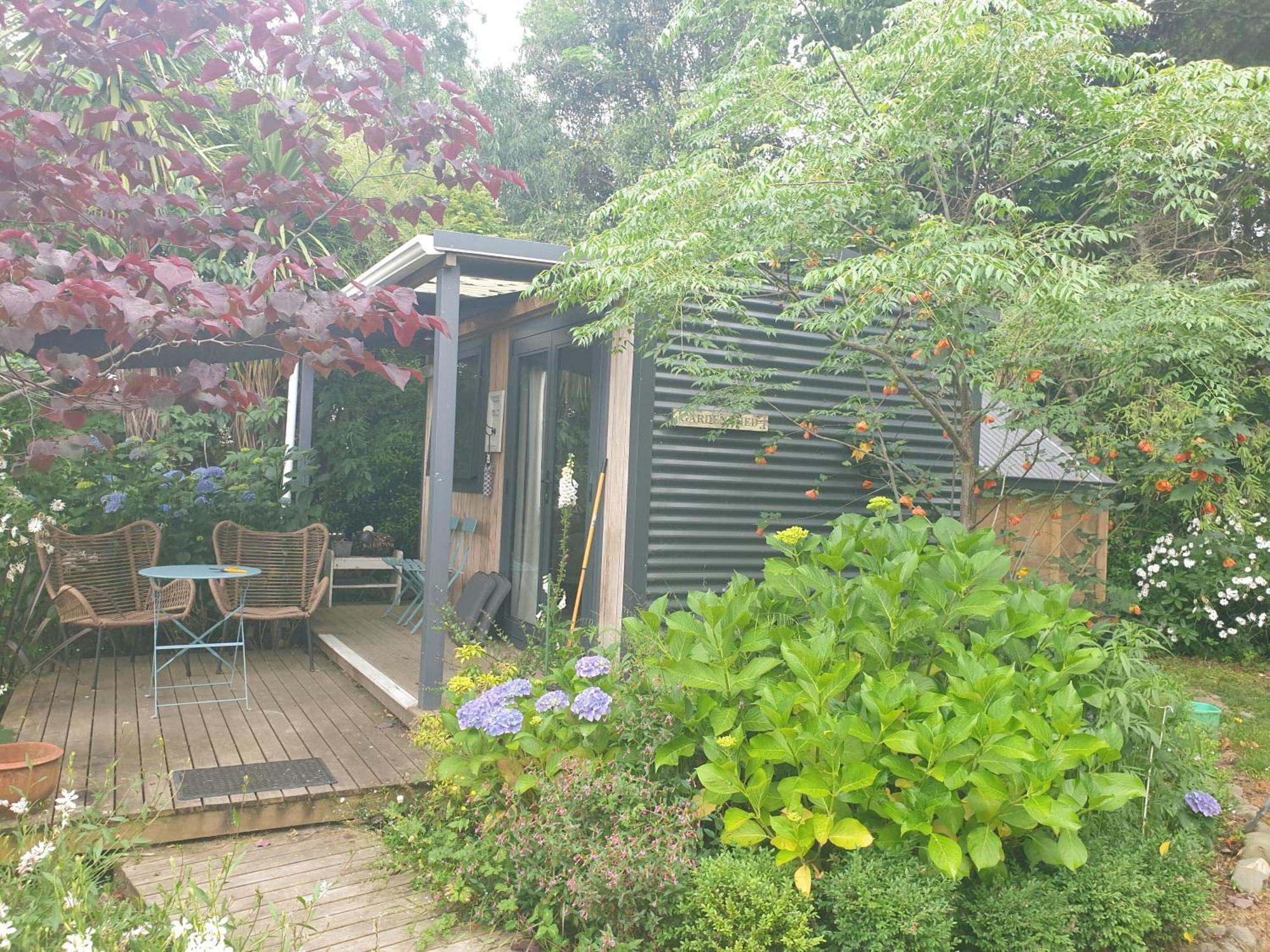 Cabins On Tudor Bed & Breakfast Motueka ภายนอก รูปภาพ