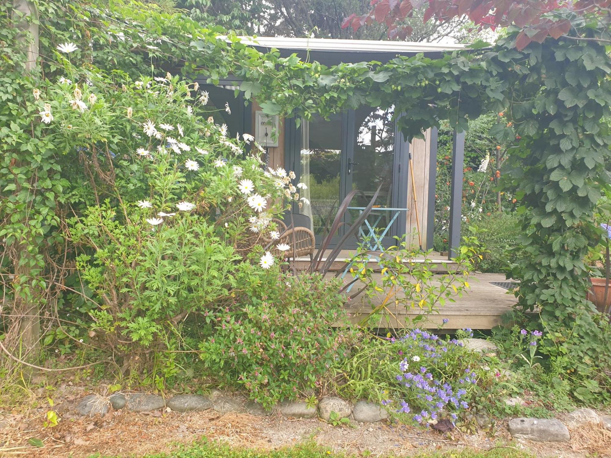 Cabins On Tudor Bed & Breakfast Motueka ภายนอก รูปภาพ